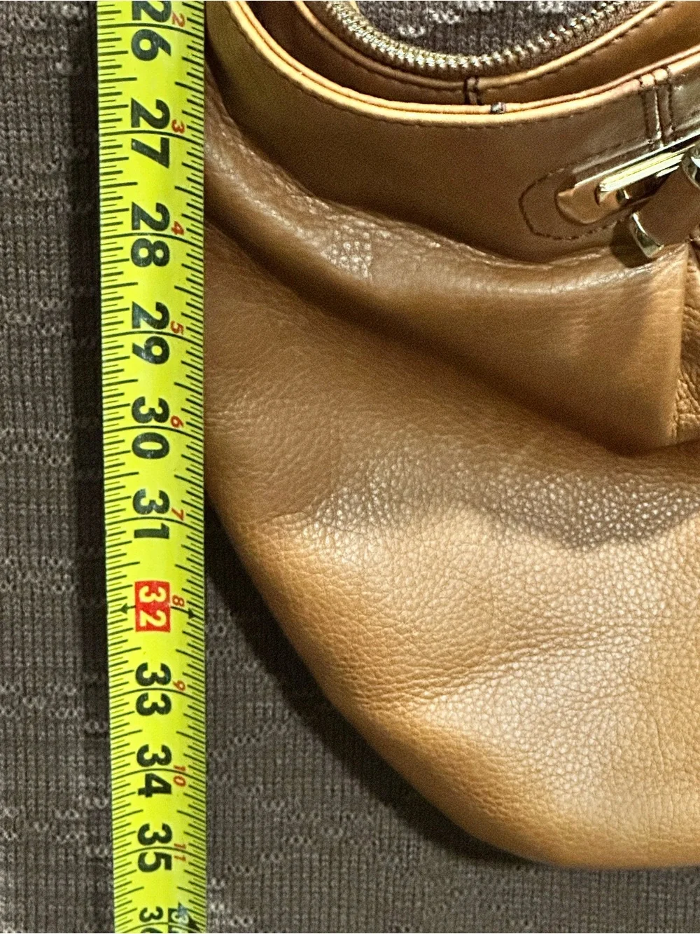 Women's Tan Leather Crossbody Bag - Classic Everyday Style